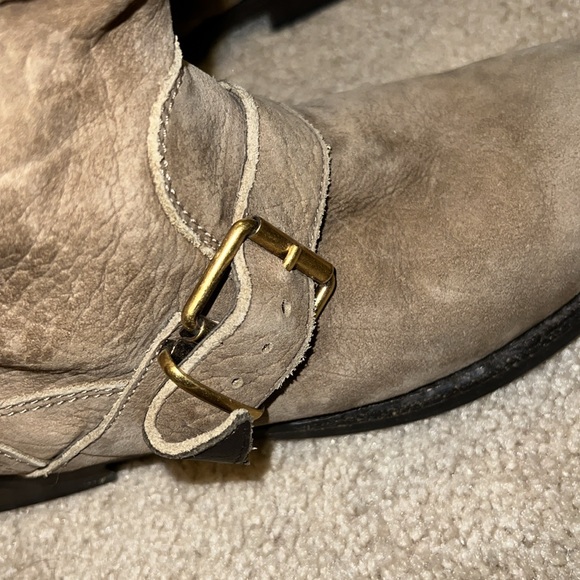 BURBERRY SOFT SUEDE MOTO BOOTIE - Picture 15 of 16